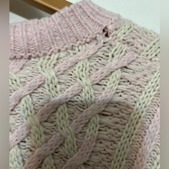 &merci Pink/White Oversized Thick Cable Knit
Sweater Size Small - Picture 7 of 7